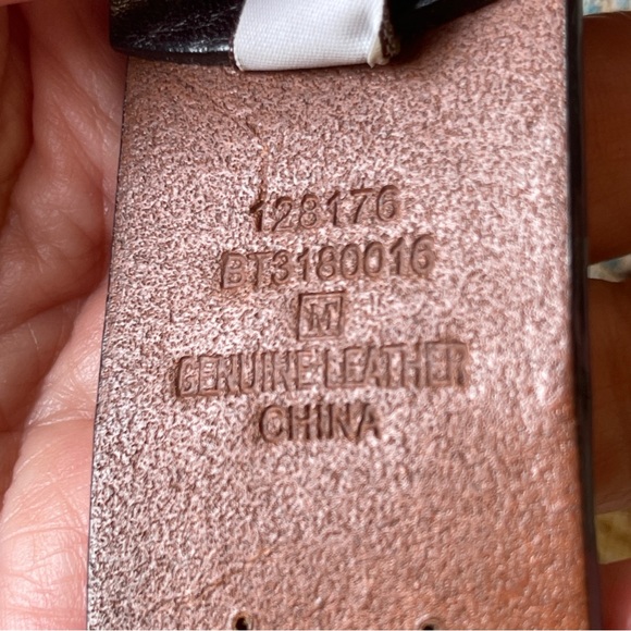 Fossil Genuine studded Leather Tooled rhinestone belt 34” - Picture 7 of 11